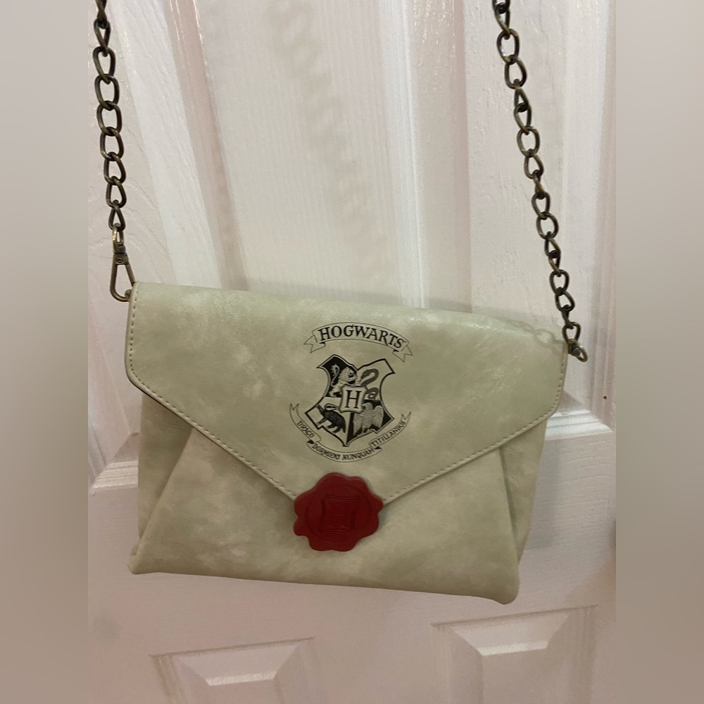 EUC Harry Potter Hogwarts Acceptance Letter Purse w/ Seal & Chain strap